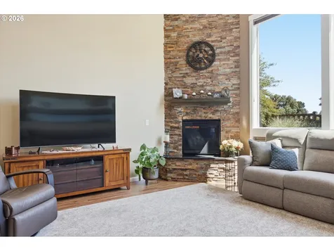 1589 SE Loganberry Street Dallas OR 97338