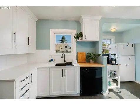 3710 SE 86th Avenue Portland OR 97266