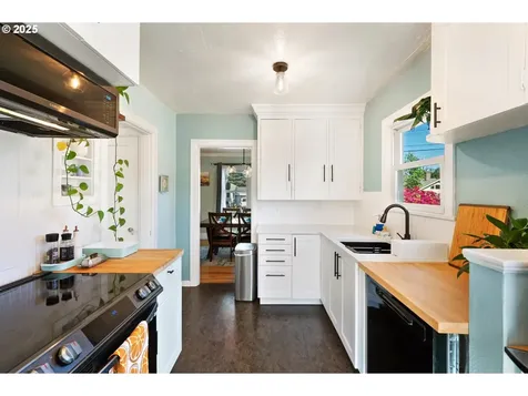 3710 SE 86th Avenue Portland OR 97266