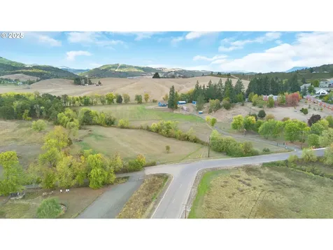 178 Dovetail Lane Sutherlin OR 97479
