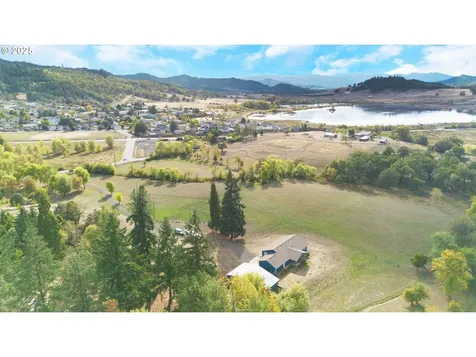 178 Dovetail Lane Sutherlin OR 97479