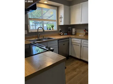 4855 Camellia Street Springfield OR 97478