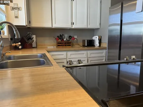 4855 Camellia Street Springfield OR 97478