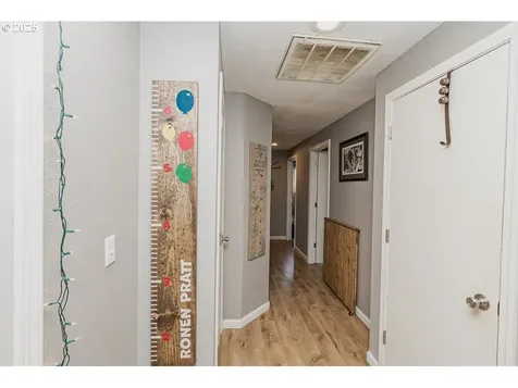 4855 Camellia Street Springfield OR 97478