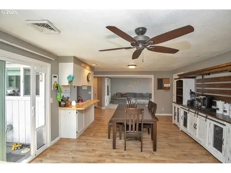 4855 Camellia Street Springfield OR 97478
