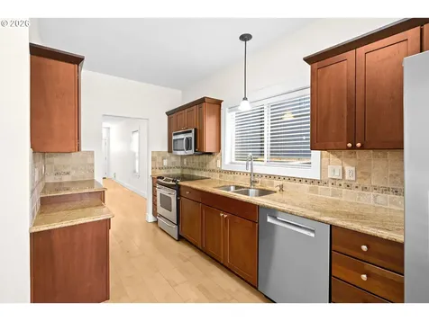 2165 NW Everett Street Portland OR 97210