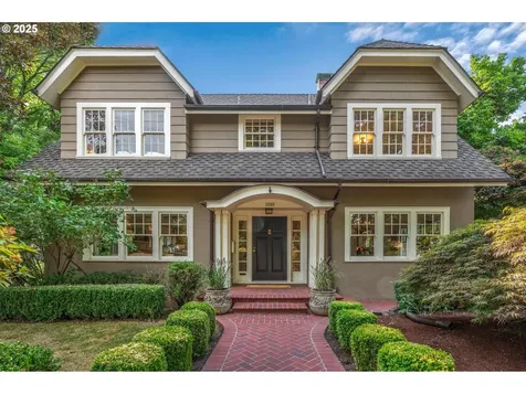 3568 NE Couch Street Portland OR 97232