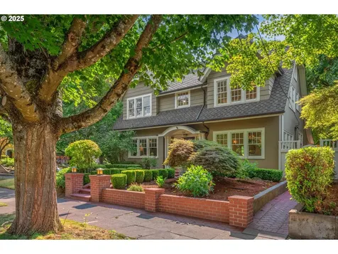 3568 NE Couch Street Portland OR 97232