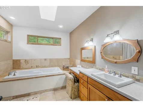 16650 Arctic Way Vernonia OR 97064