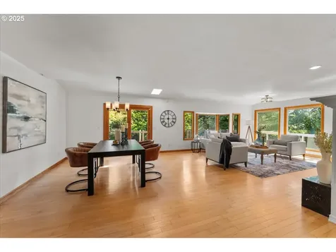 9150 SW Salmon Street Portland OR 97225
