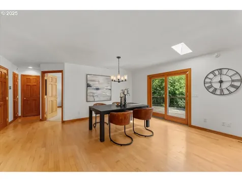 9150 SW Salmon Street Portland OR 97225