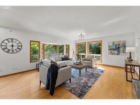 9150 SW Salmon Street Portland OR 97225