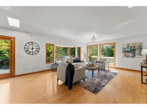 9150 SW Salmon Street Portland OR 97225
