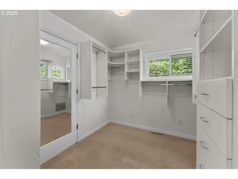 9150 SW Salmon Street Portland OR 97225