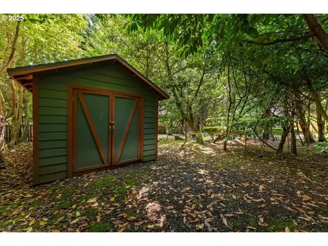 9150 SW Salmon Street Portland OR 97225