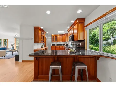 9150 SW Salmon Street Portland OR 97225