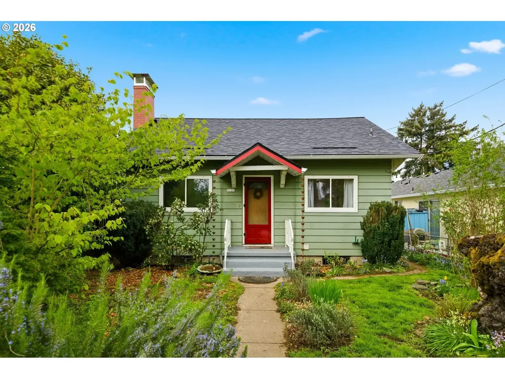 7135 SE Gladstone Street Portland OR 97206