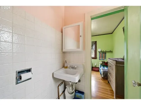 7135 SE Gladstone Street Portland OR 97206