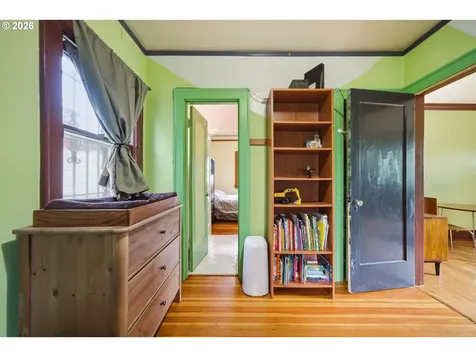 7135 SE Gladstone Street Portland OR 97206