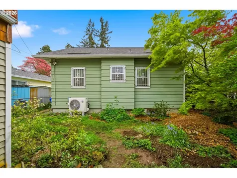 7135 SE Gladstone Street Portland OR 97206