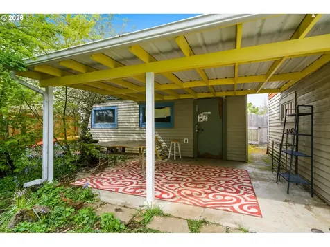 7135 SE Gladstone Street Portland OR 97206