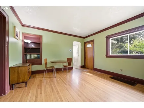 7135 SE Gladstone Street Portland OR 97206