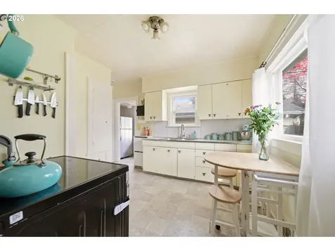 7135 SE Gladstone Street Portland OR 97206