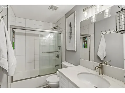 1826 Island Drive Longview WA 98632