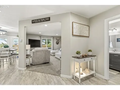 1826 Island Drive Longview WA 98632