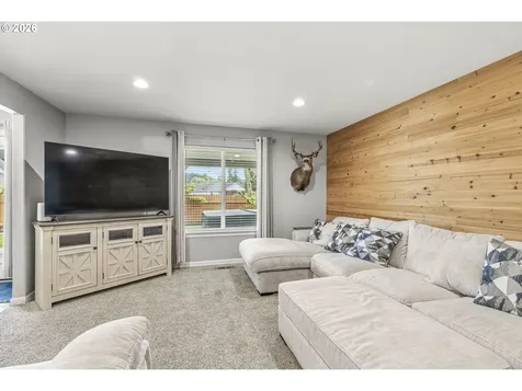 1826 Island Drive Longview WA 98632