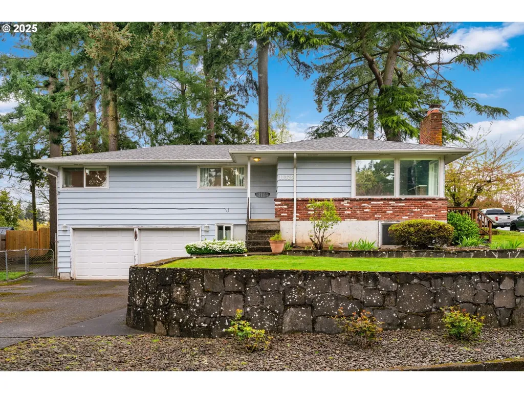 11329 SE Salmon Street Portland OR 97216
