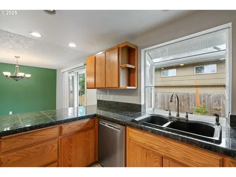 11329 SE Salmon Street Portland OR 97216