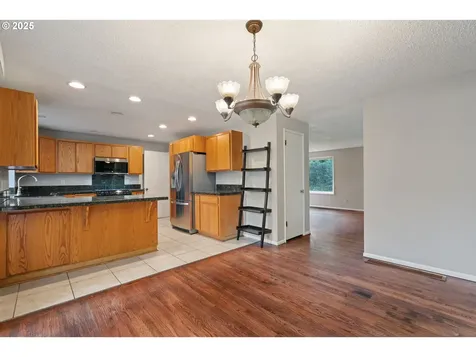11329 SE Salmon Street Portland OR 97216