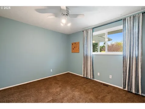11329 SE Salmon Street Portland OR 97216