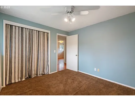 11329 SE Salmon Street Portland OR 97216
