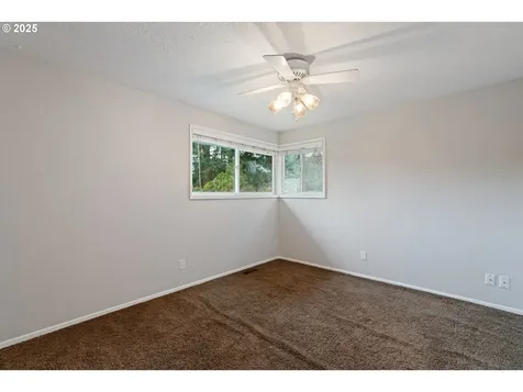 11329 SE Salmon Street Portland OR 97216