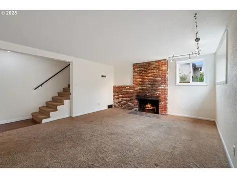 11329 SE Salmon Street Portland OR 97216