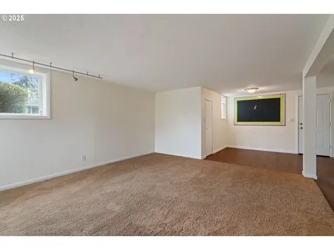 11329 SE Salmon Street Portland OR 97216