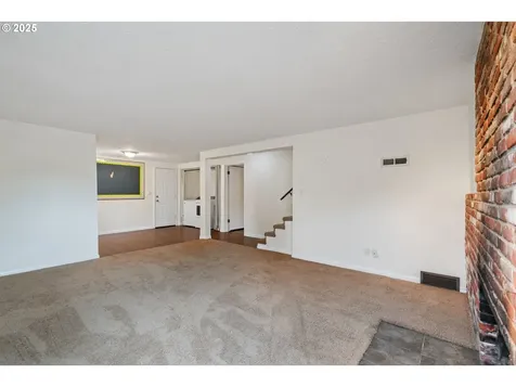 11329 SE Salmon Street Portland OR 97216