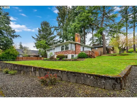 11329 SE Salmon Street Portland OR 97216