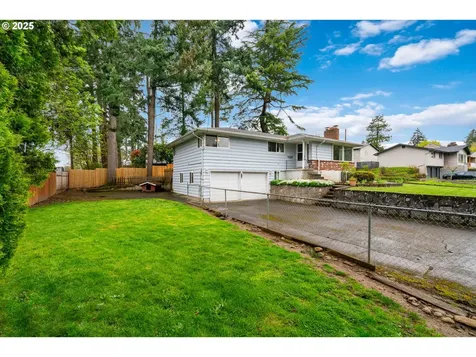 11329 SE Salmon Street Portland OR 97216