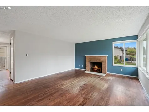 11329 SE Salmon Street Portland OR 97216