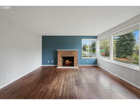 11329 SE Salmon Street Portland OR 97216