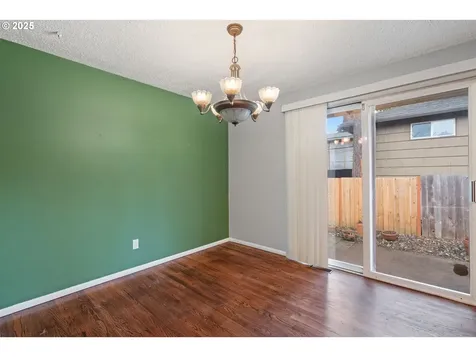 11329 SE Salmon Street Portland OR 97216