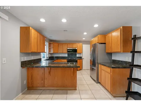 11329 SE Salmon Street Portland OR 97216