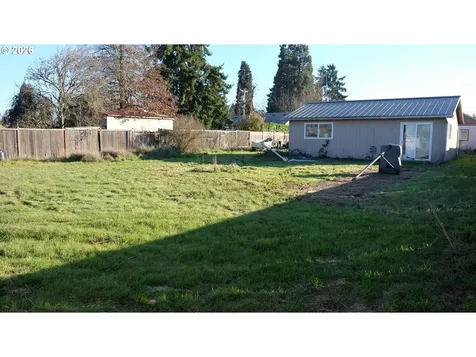 804 W N Street Springfield OR 97477