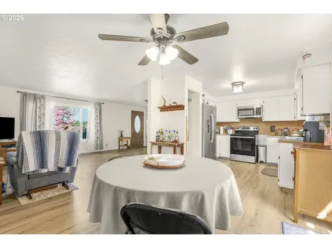930 Cheryl Street Aumsville OR 97325