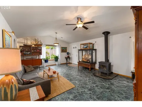 1108 N Hadley Road Newberg OR 97132