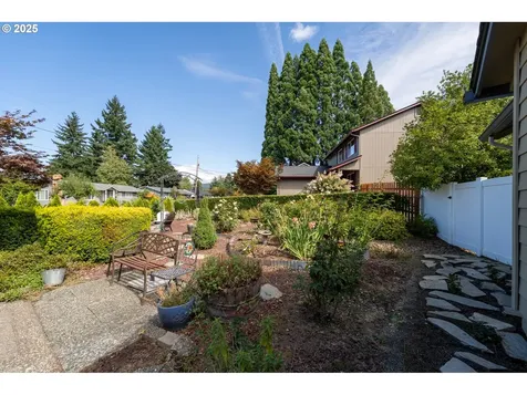1108 N Hadley Road Newberg OR 97132