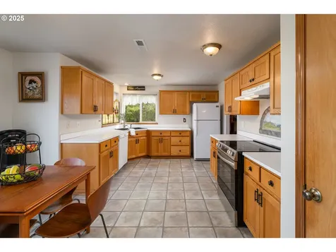 1108 N Hadley Road Newberg OR 97132